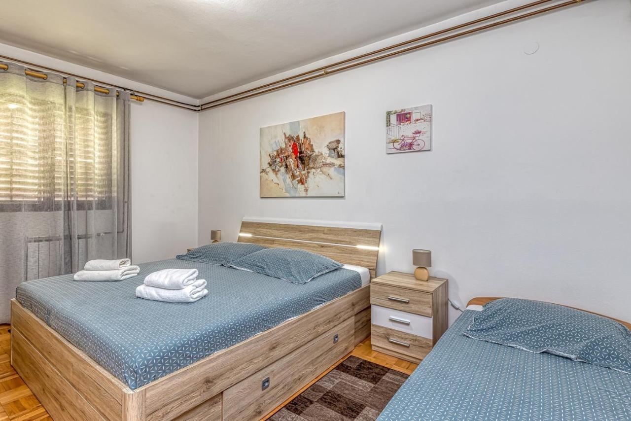 Emanuela With Private Pool Apartment Loborika Bagian luar foto