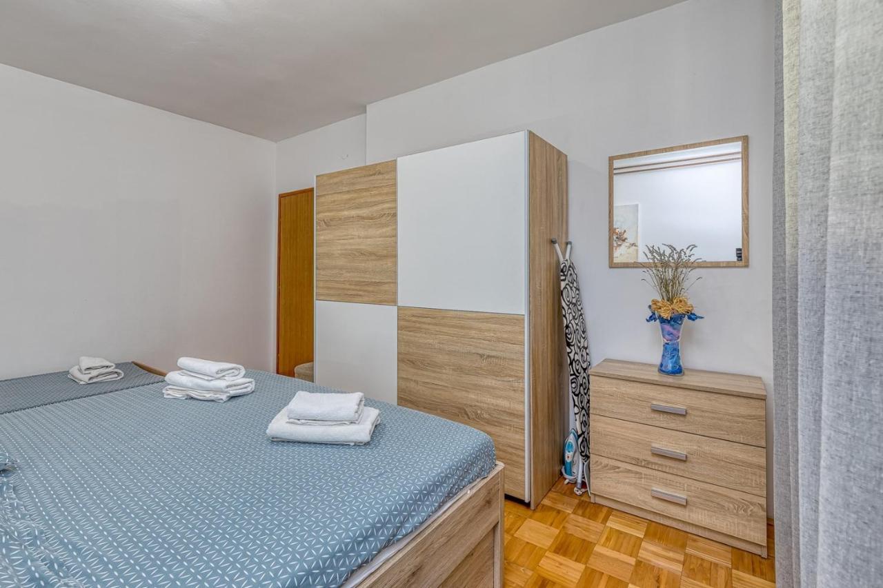 Emanuela With Private Pool Apartment Loborika Bagian luar foto