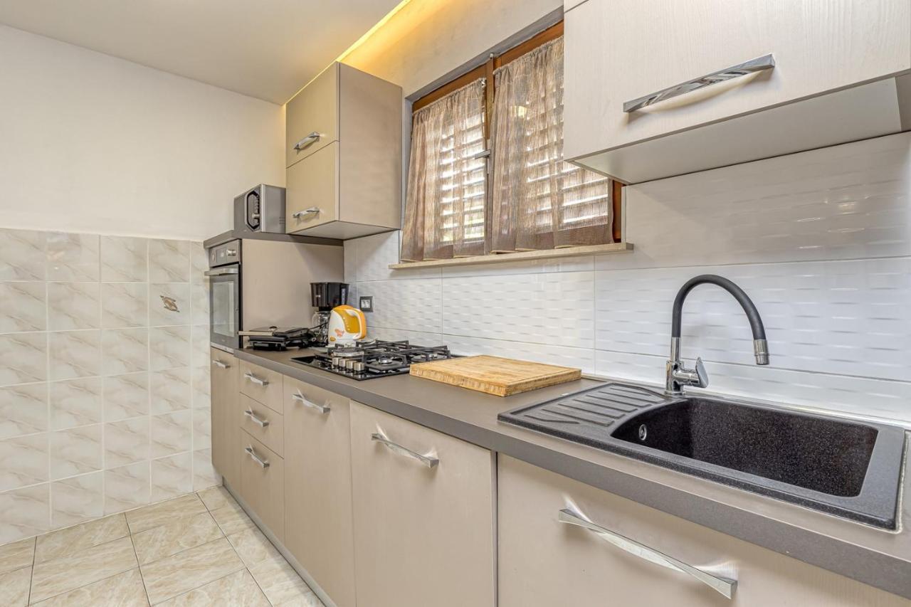 Emanuela With Private Pool Apartment Loborika Bagian luar foto